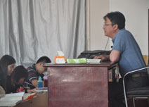 田明老师讲课中