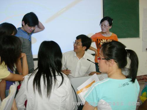 郭守杰老师为学员答疑