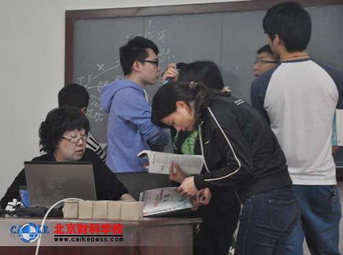 刘颖老师为学员答疑